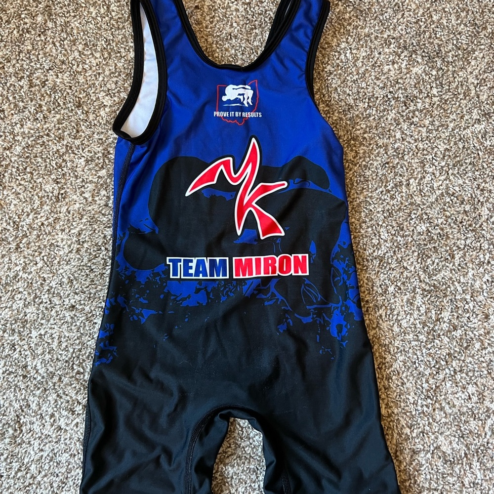 Youth medium wrestling singlet